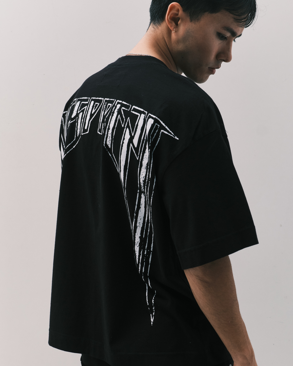 "02" DESPREZO TEE