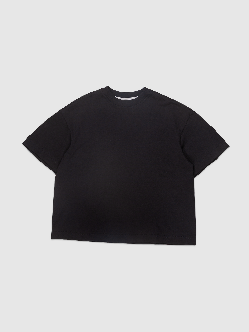 SYSTEM 01 TEE - BLACK oversized boxy t-shirt with minimalist design | Camiseta lisa com design minimalista — Des Prezo Studio
