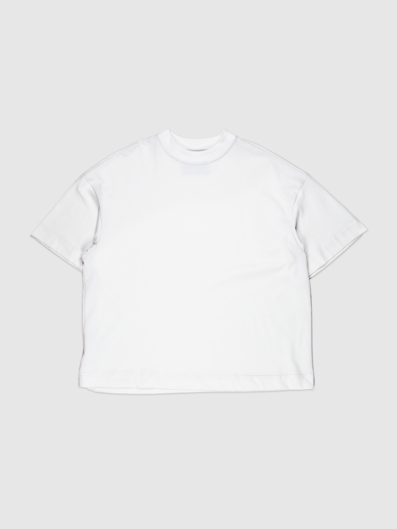 SYSTEM 01 TEE - OFF-WHITE oversized boxy t-shirt with minimalist design | Camiseta lisa com design minimalista — Des Prezo Studio
