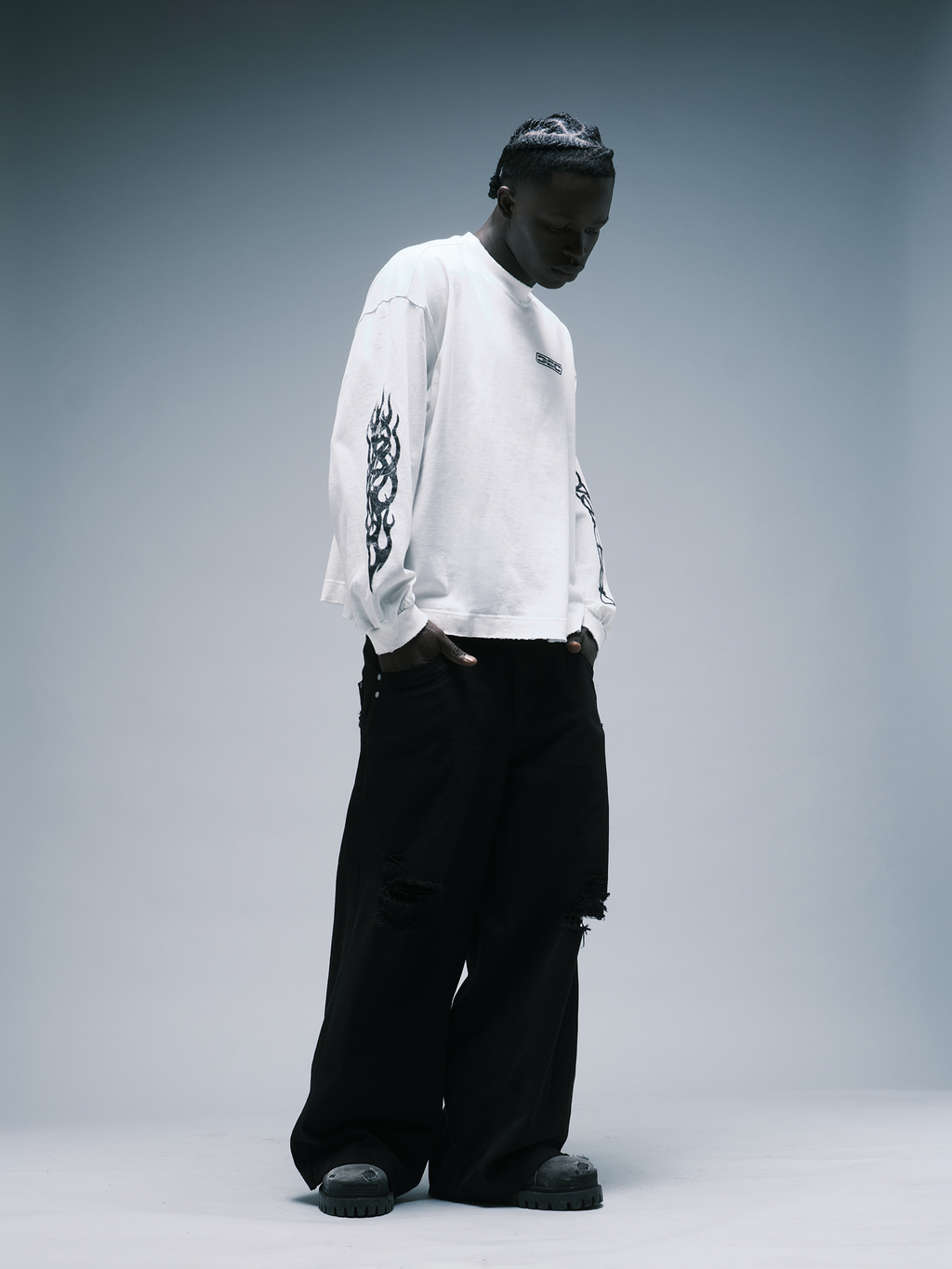 WORN OUT BLACK PANTS