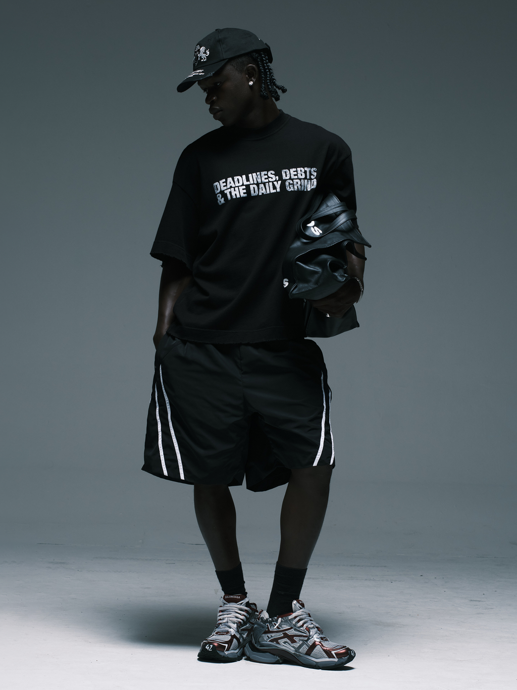 DSPORT Shorts — Black sport shorts with white stripe details | Short esportivo preto com detalhes em listras brancas — Des Prezo Studio