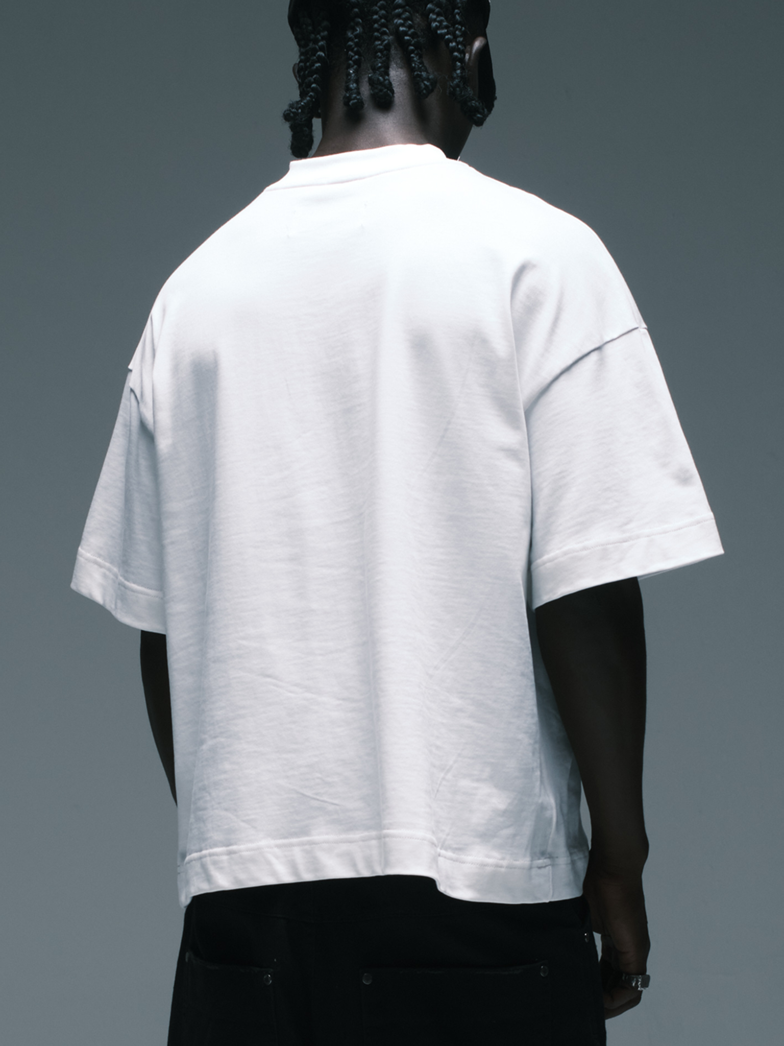 SYSTEM 01 TEE - OFF-WHITE oversized boxy t-shirt with minimalist design | Camiseta lisa com design minimalista — Des Prezo Studio