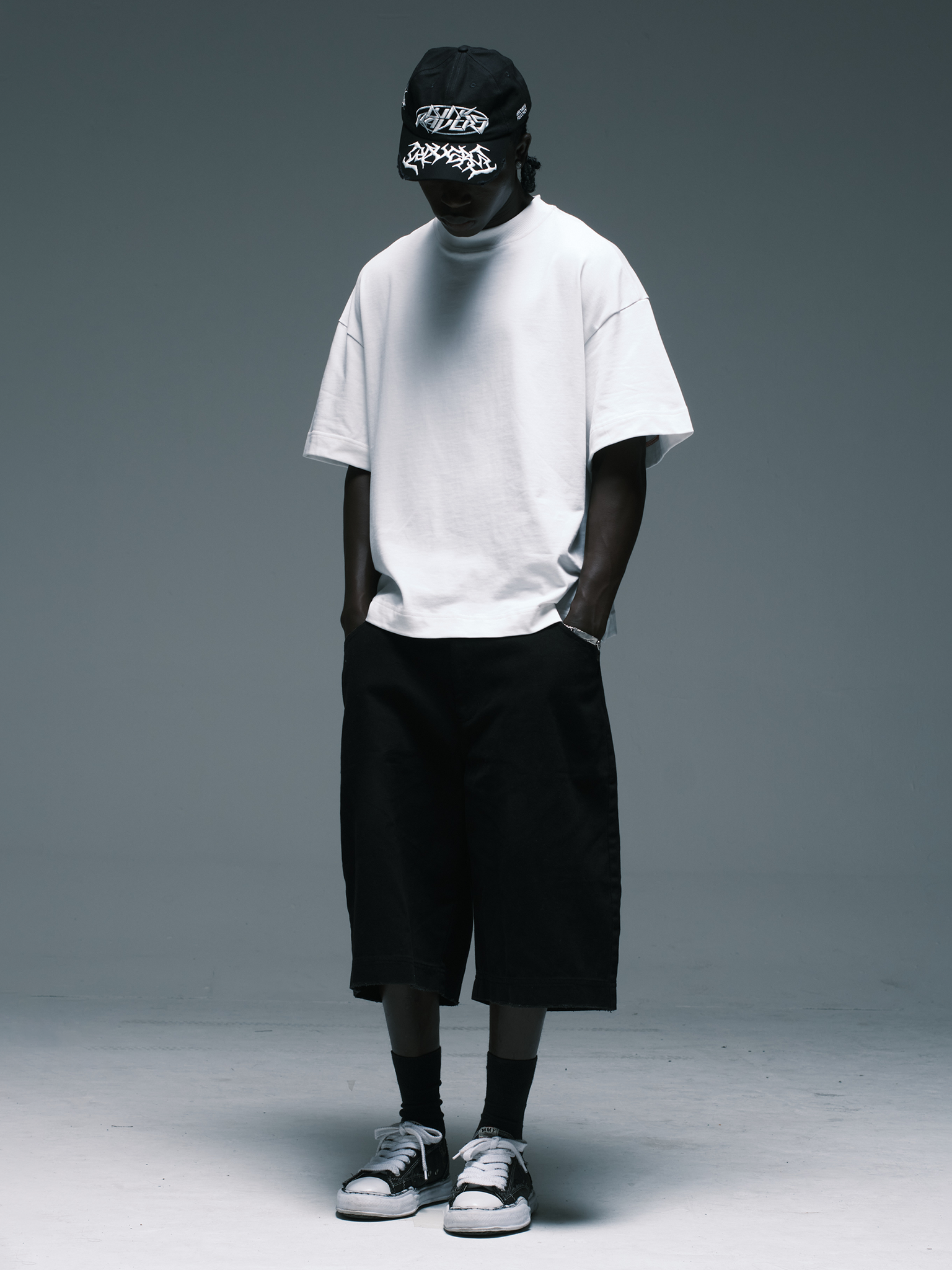 SYSTEM 01 TEE - OFF-WHITE oversized boxy t-shirt with minimalist design | Camiseta lisa com design minimalista — Des Prezo Studio