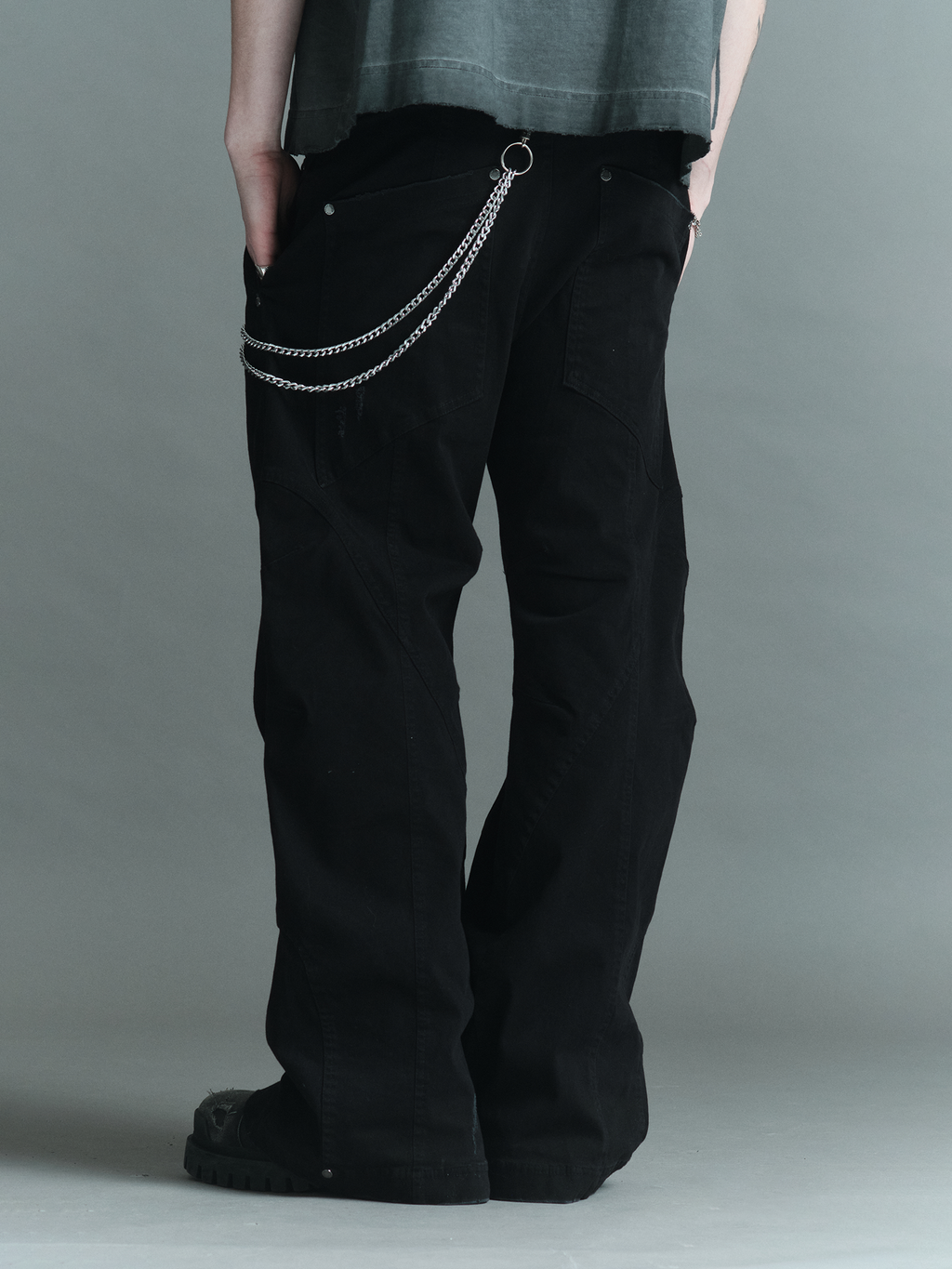 Black Raver Wide Pants — Black wide twill pants with washed finish | Calça preta wide de sarja com acabamento desgastado — Des Prezo Studio