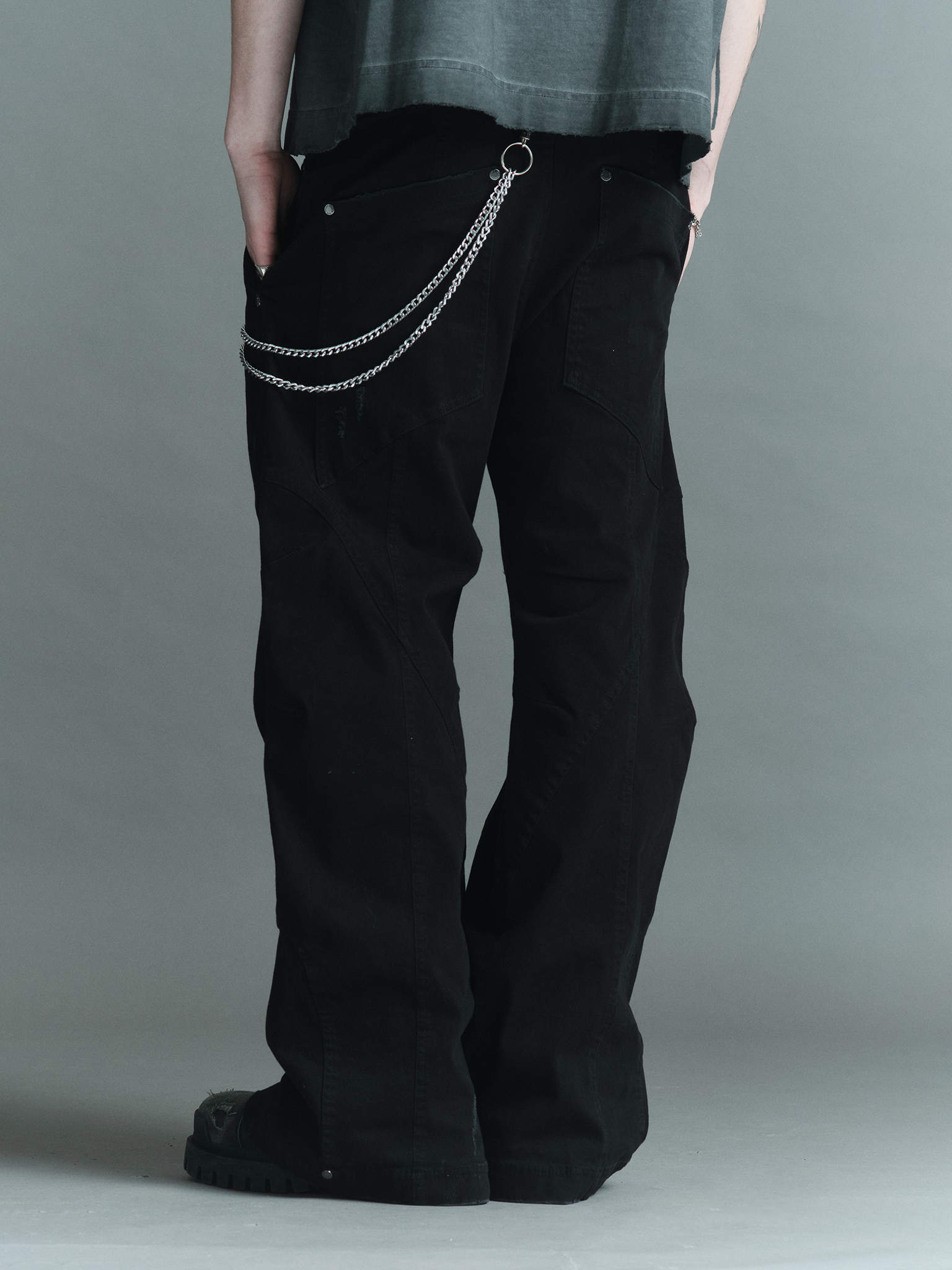 Black Raver Wide Pants — Black wide twill pants with washed finish | Calça preta wide de sarja com acabamento desgastado — Des Prezo Studio