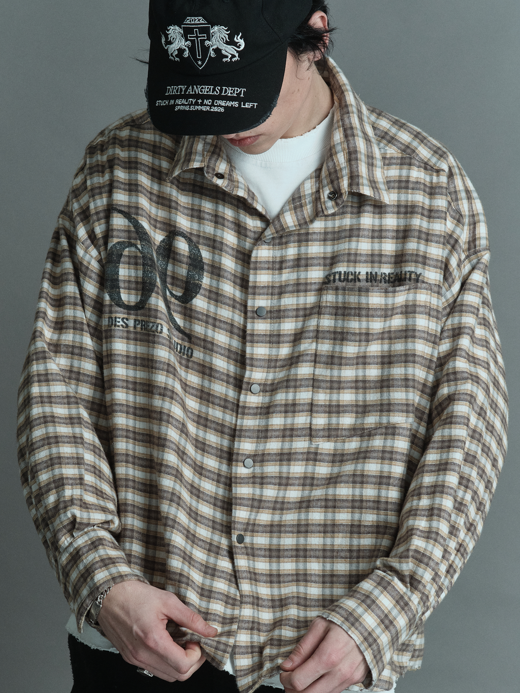 Stuck In Reality Flannel — Beige plaid flannel shirt with printed graphics | Camisa flanela xadrez bege com gráficos estampados — Des Prezo Studio