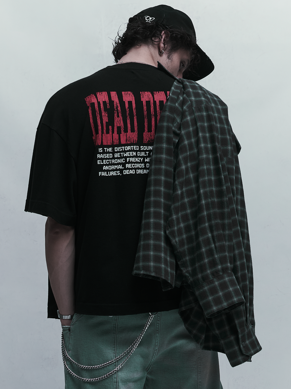 Dead Raver Tee — Black oversized boxy t-shirt graphic print | Camiseta preta com estampa — Des Prezo Studio