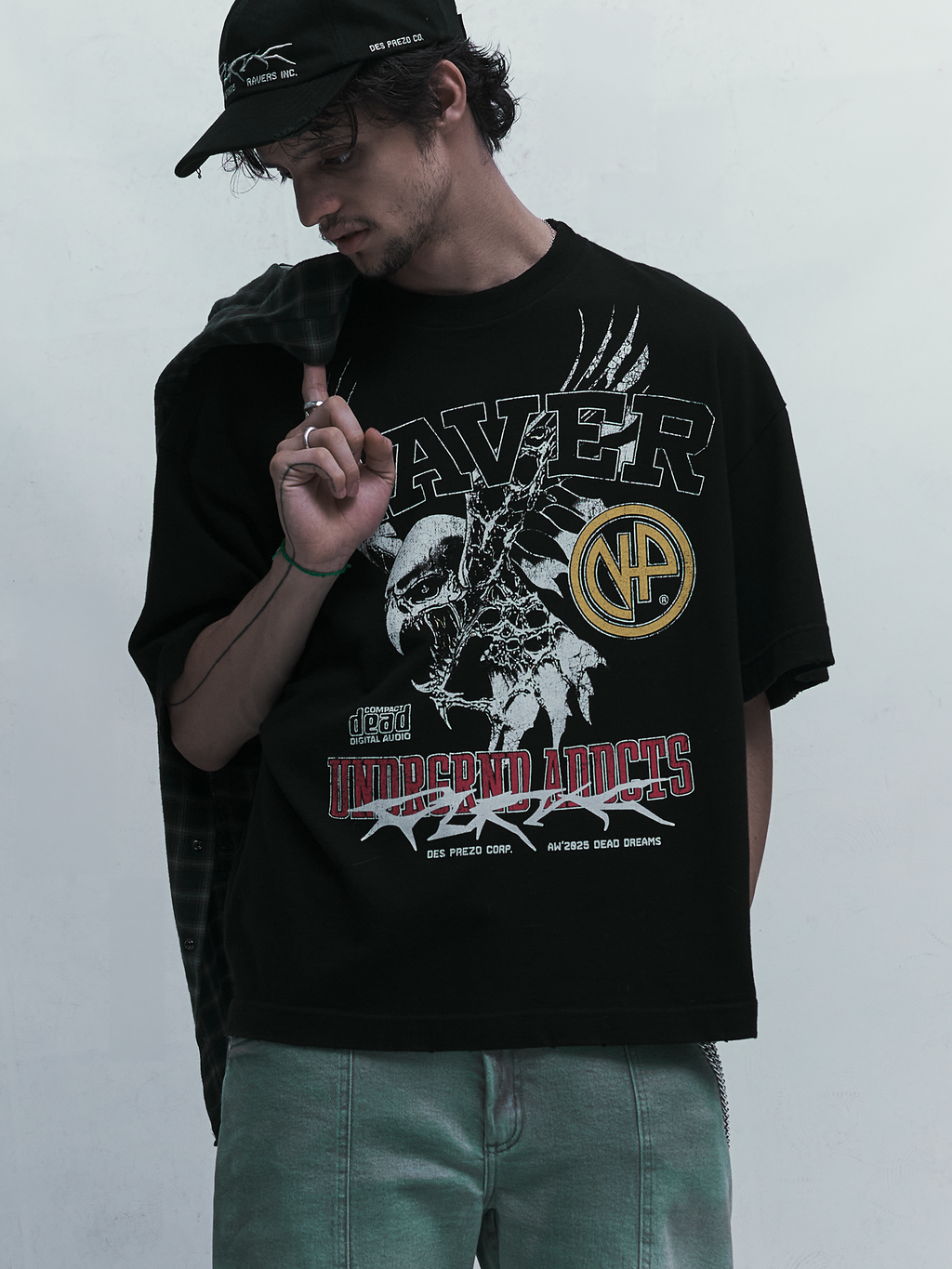 Dead Raver Tee — Black oversized boxy t-shirt graphic print | Camiseta preta com estampa — Des Prezo Studio
