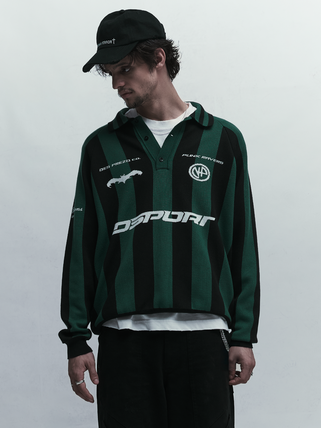 Undrgrnd Addcts Knit — Green and black striped jacquard jersey with front graphics | Suéter jacquard de malha listrado verde e preto com gráficos frontais — Des Prezo Studio