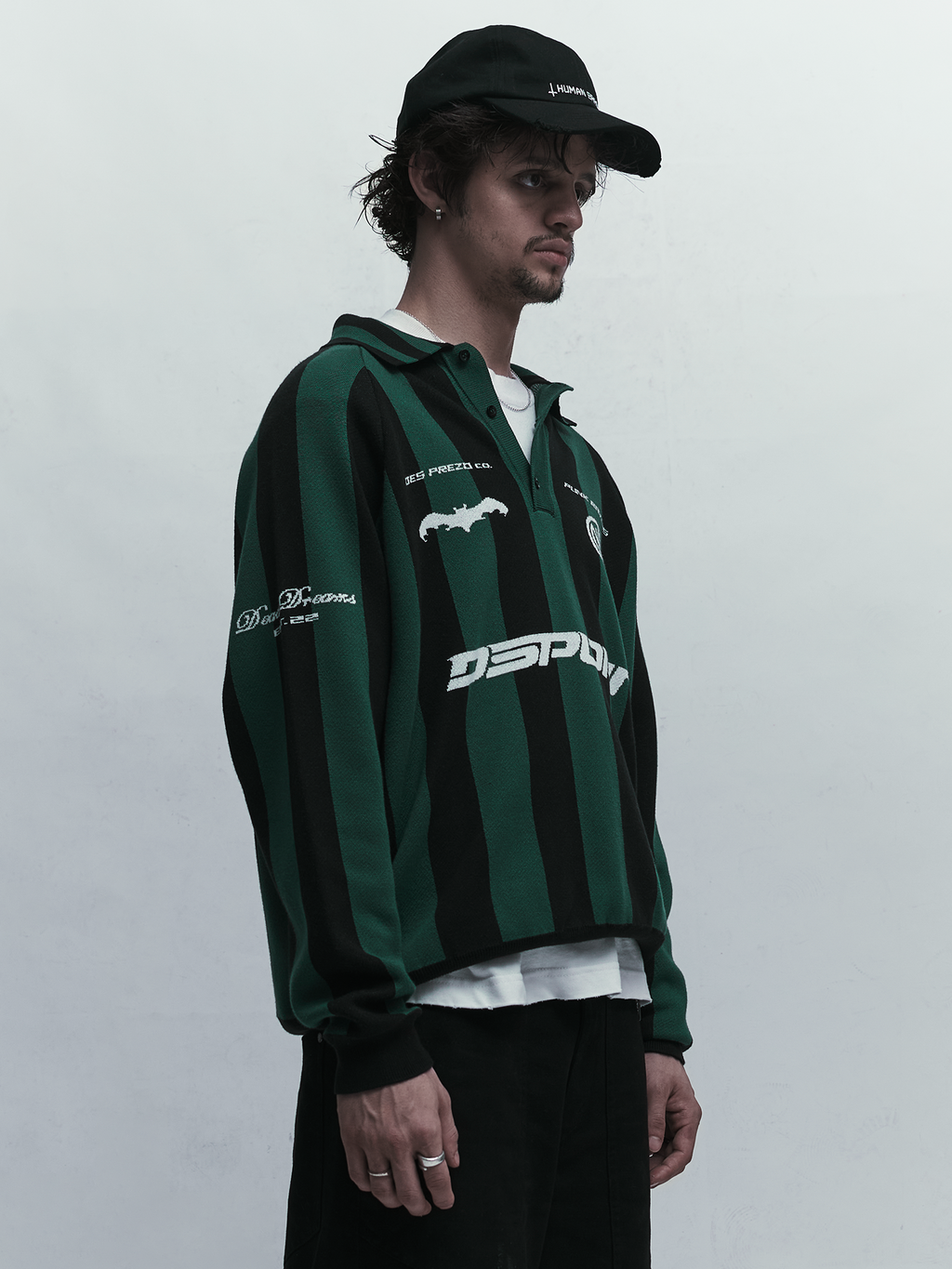 Undrgrnd Addcts Knit — Green and black striped jacquard jersey with front graphics | Suéter jacquard de malha listrado verde e preto com gráficos frontais — Des Prezo Studio